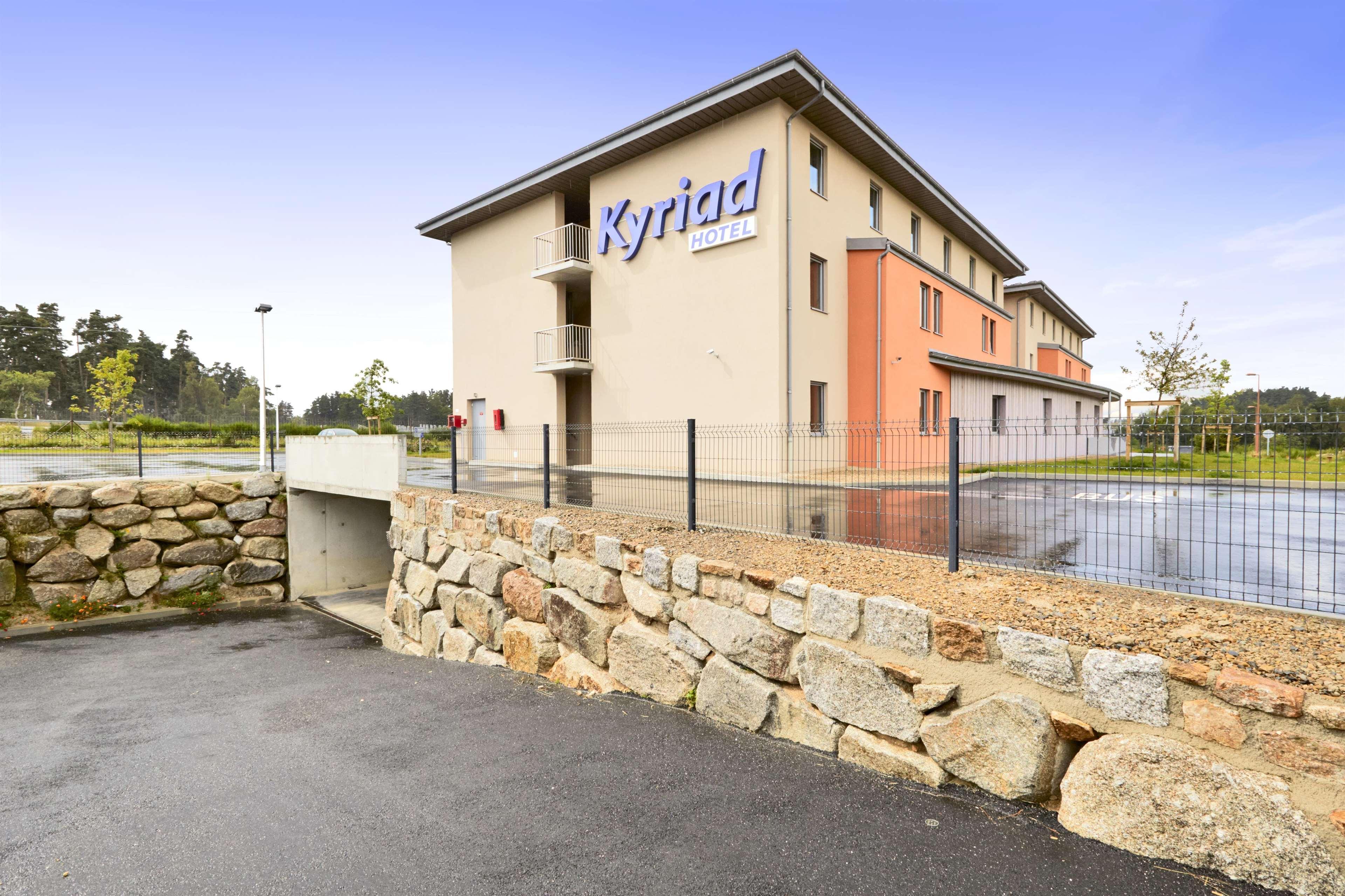 Kyriad Saint Chély d'Apcher - Aire de la Lozère Albaret-Sainte-Marie Exterior foto